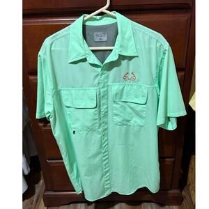 Realtree Men’s Large fishing shirt. Vented, short sleeve, excellent condition.